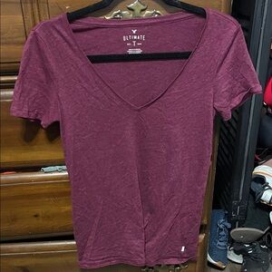 American Eagle Outfitters V-Neck Tee - Maroon